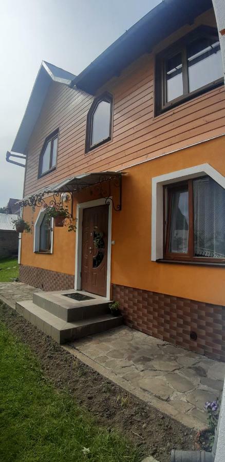 Guest House Karpaty Yaremche Exterior photo