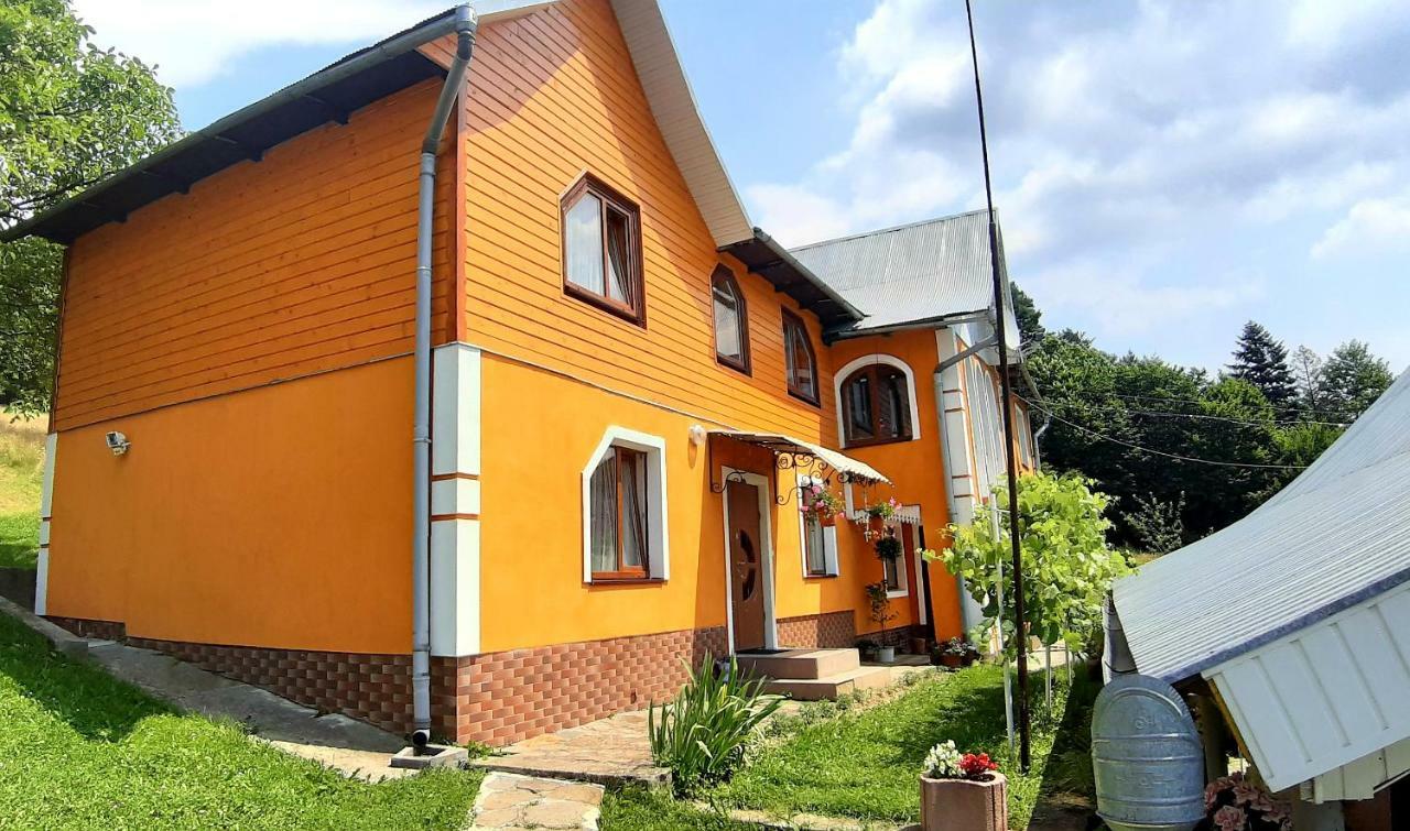 Guest House Karpaty Yaremche Exterior photo