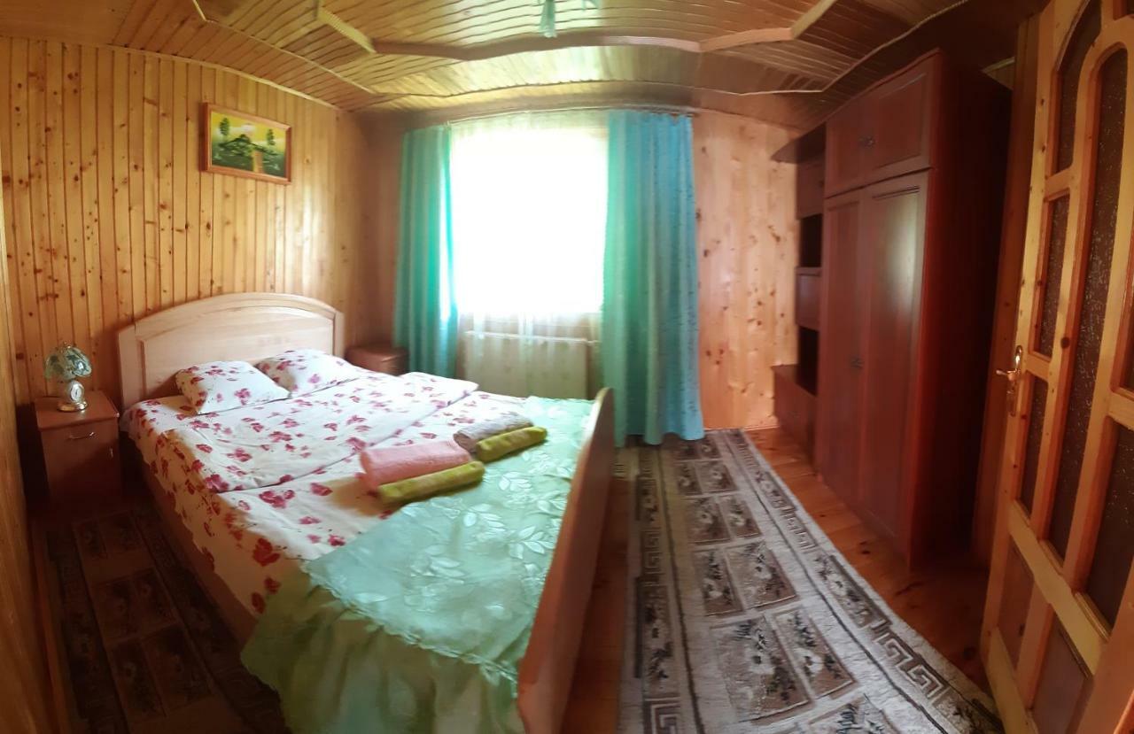 Guest House Karpaty Yaremche Exterior photo